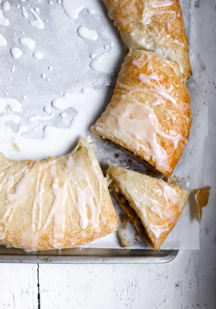 kringle with icing