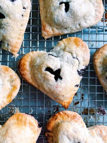 blueberry handpies featured