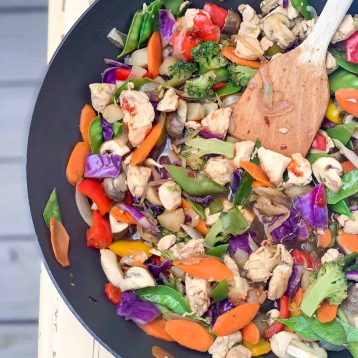 Pad Pak with Chicken (Stir Fried Vegetables) Season & Thyme