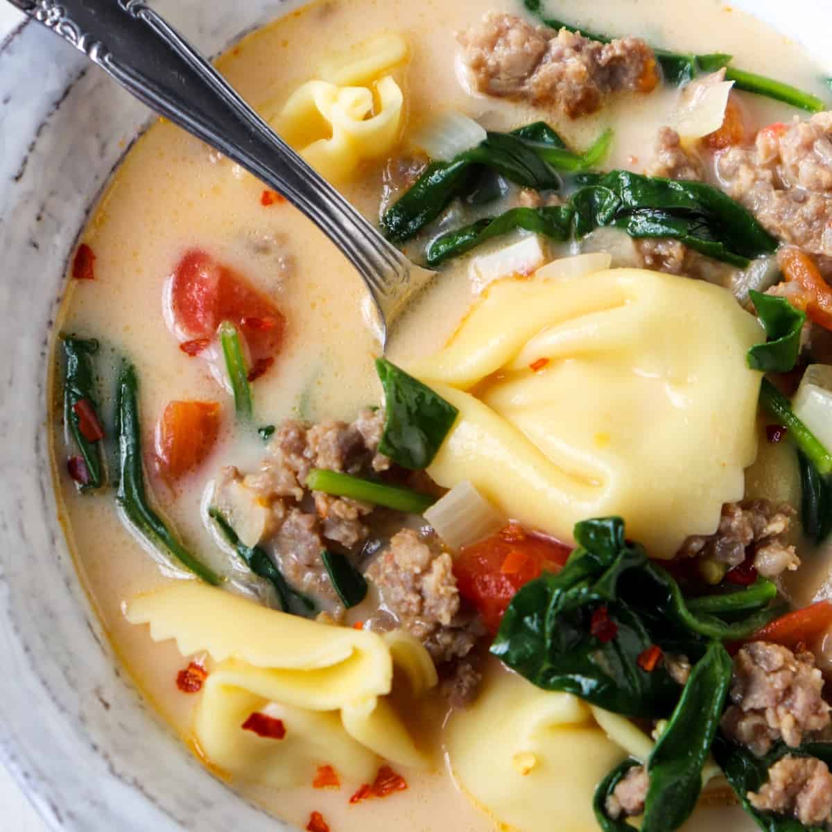 spinach sausage tortellini soup featured