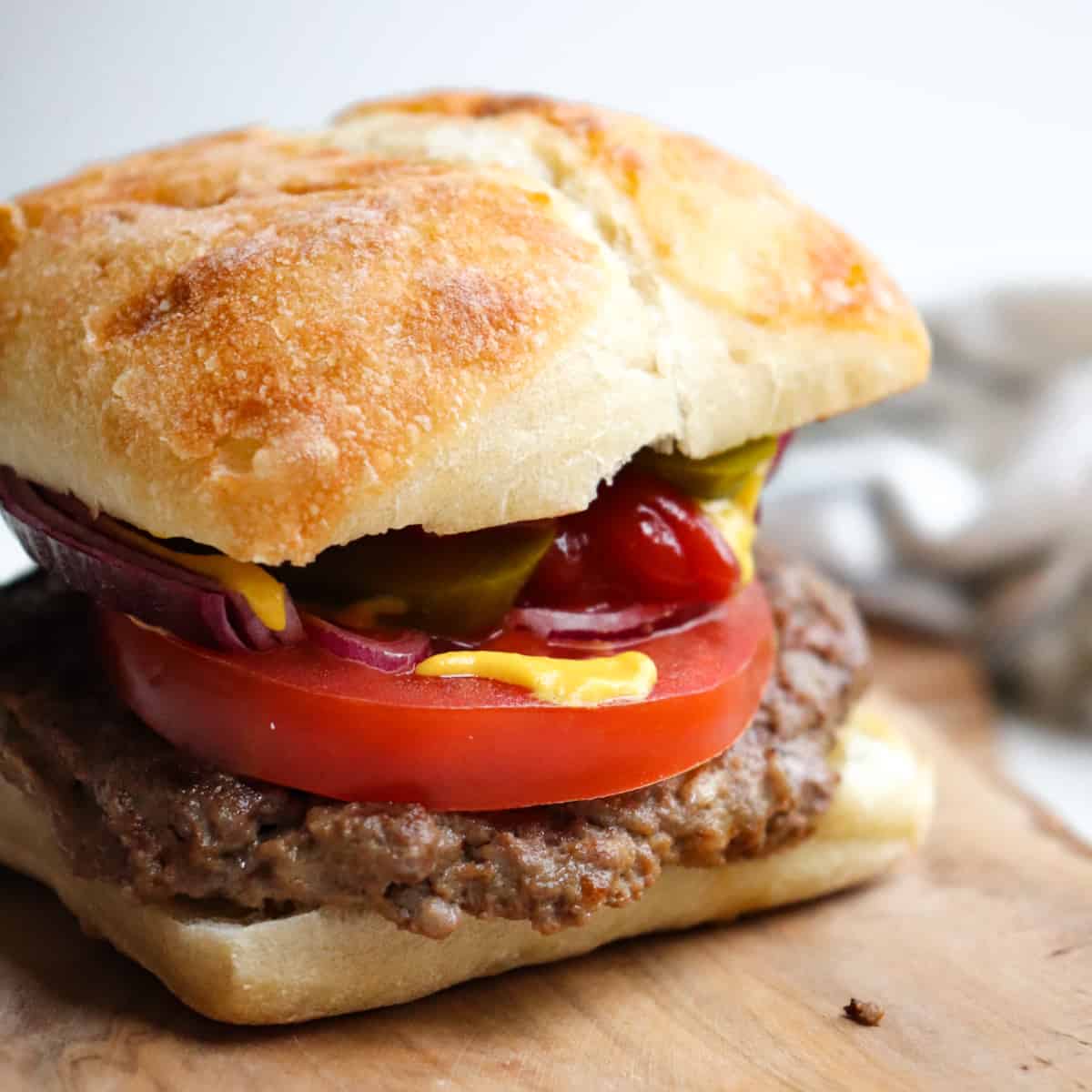 https://seasonandthyme.com/wp-content/uploads/2022/04/best-ground-venison-burgers-2.jpg