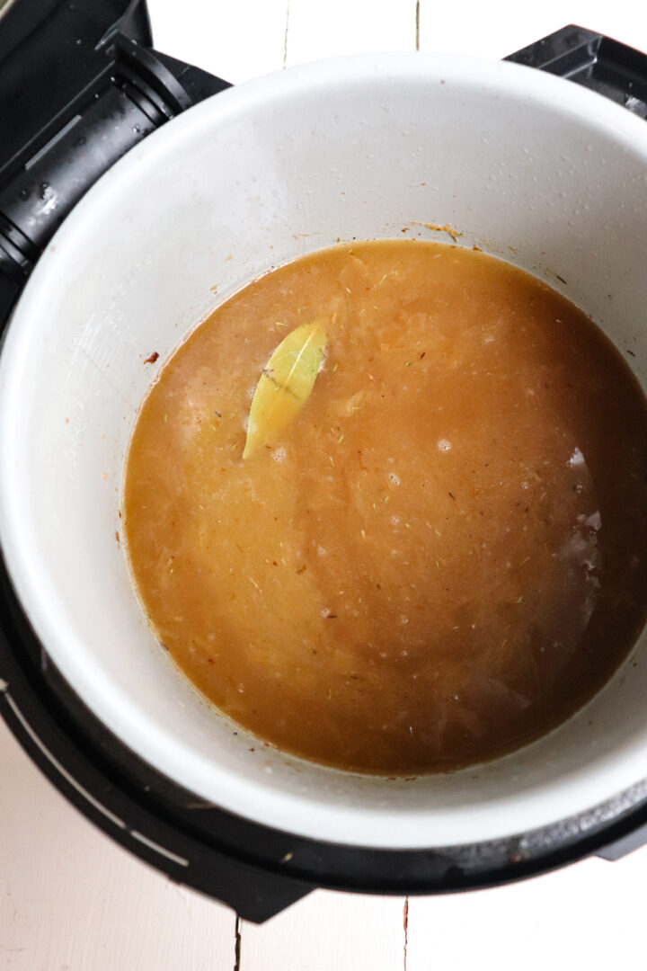 Ninja Foodi French Onion Soup (Instant Pot) Season & Thyme