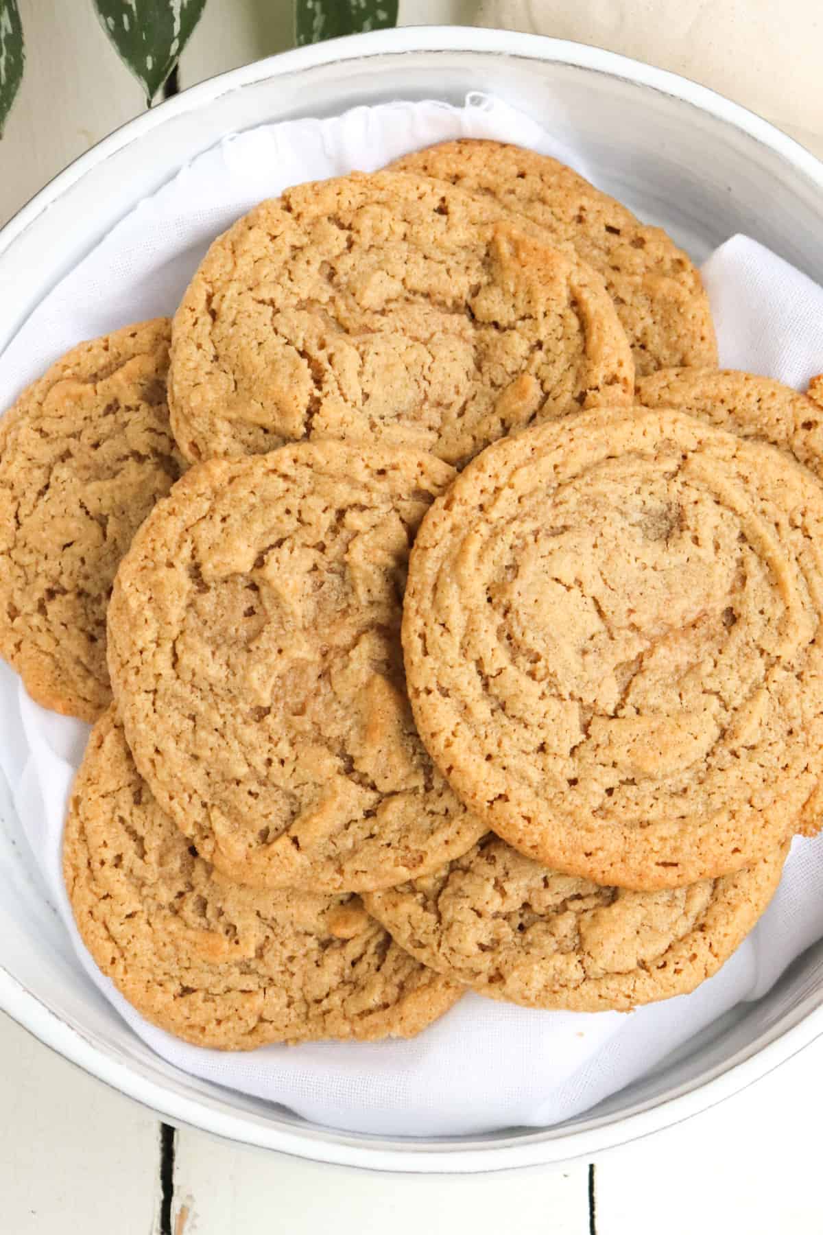 almond flour peanut butter cookies in bowl.