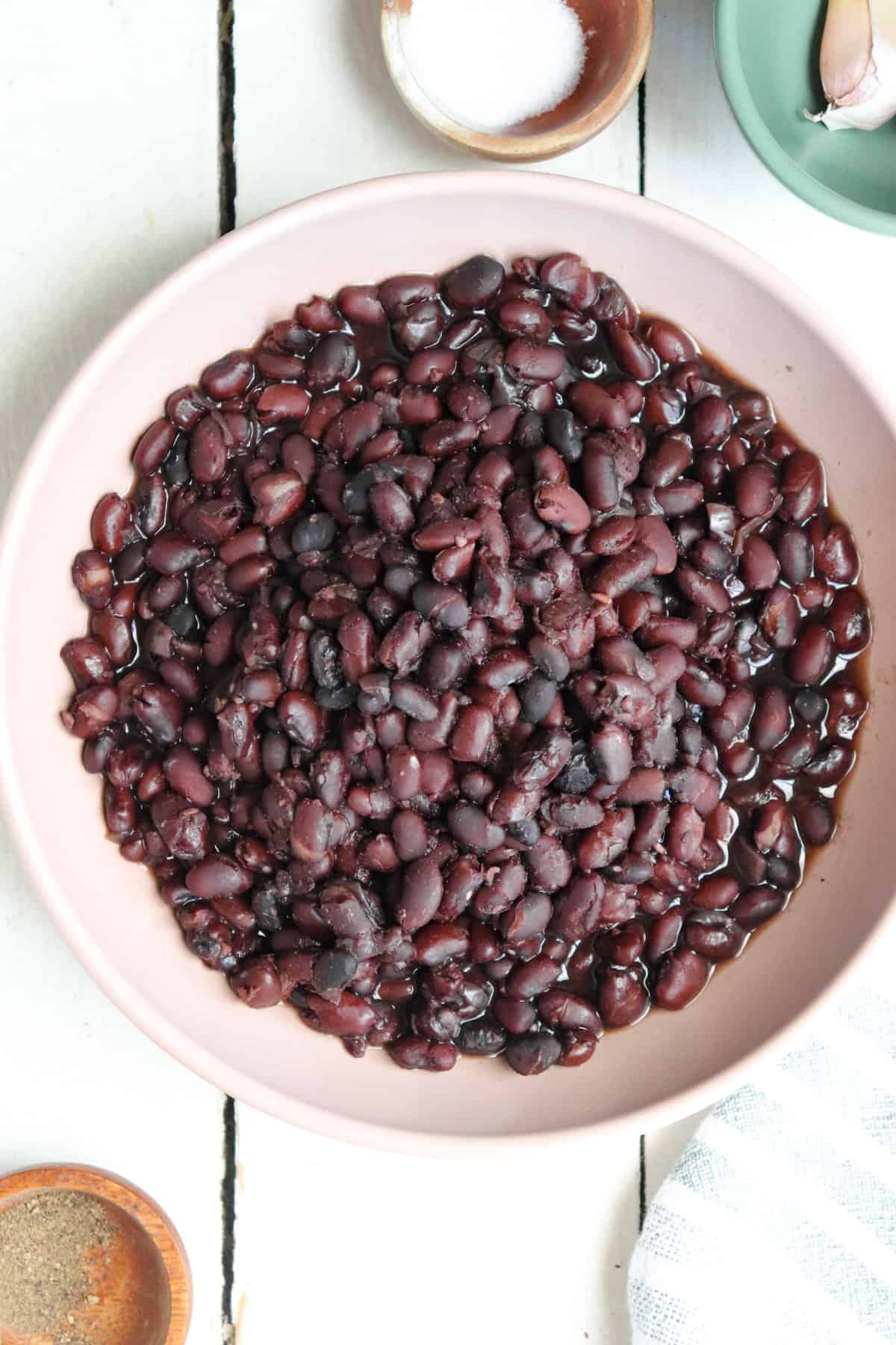 bowl of cooked beans.