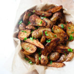 Featured shot of air fryer fingerling potatoes.