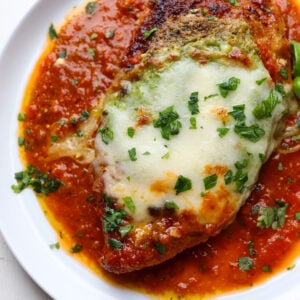 featured image for pesto chicken parmesan.