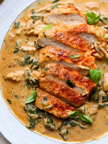 featured image for spinach artichoke chicken.