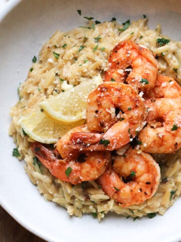 featured image of shrimp orzo pasta in bowl.